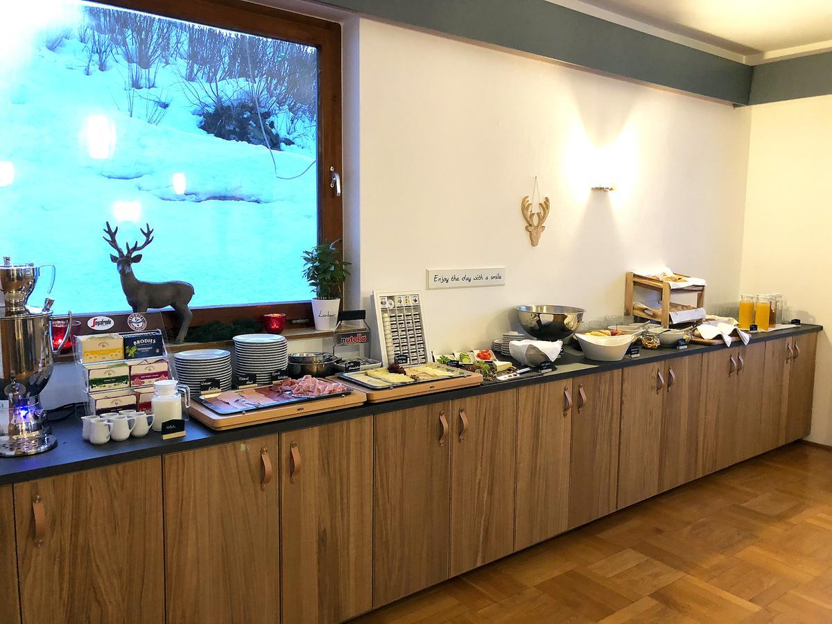 Hotel Kronenhirsch Rußbach am Paß Gschütt Zewnętrze zdjęcie