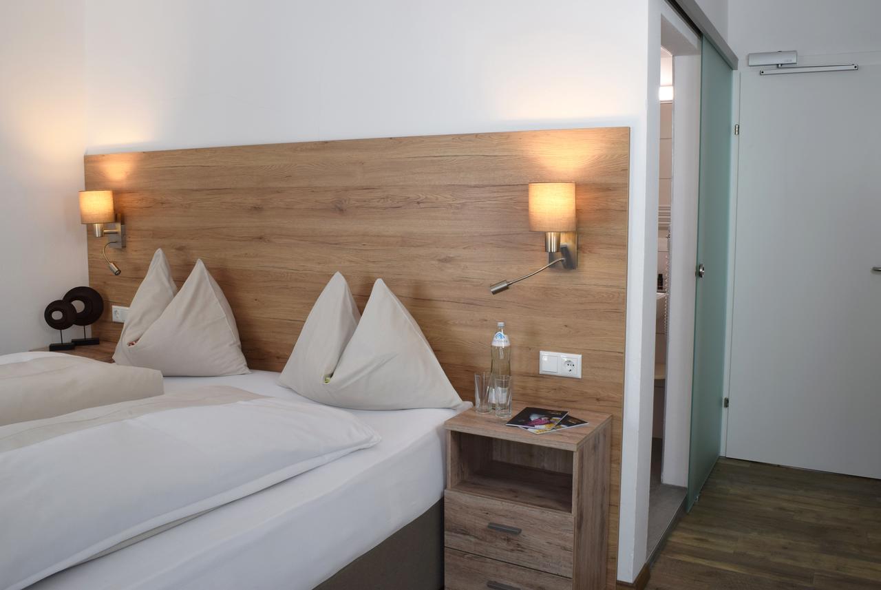 Hotel Kronenhirsch Rußbach am Paß Gschütt Zewnętrze zdjęcie