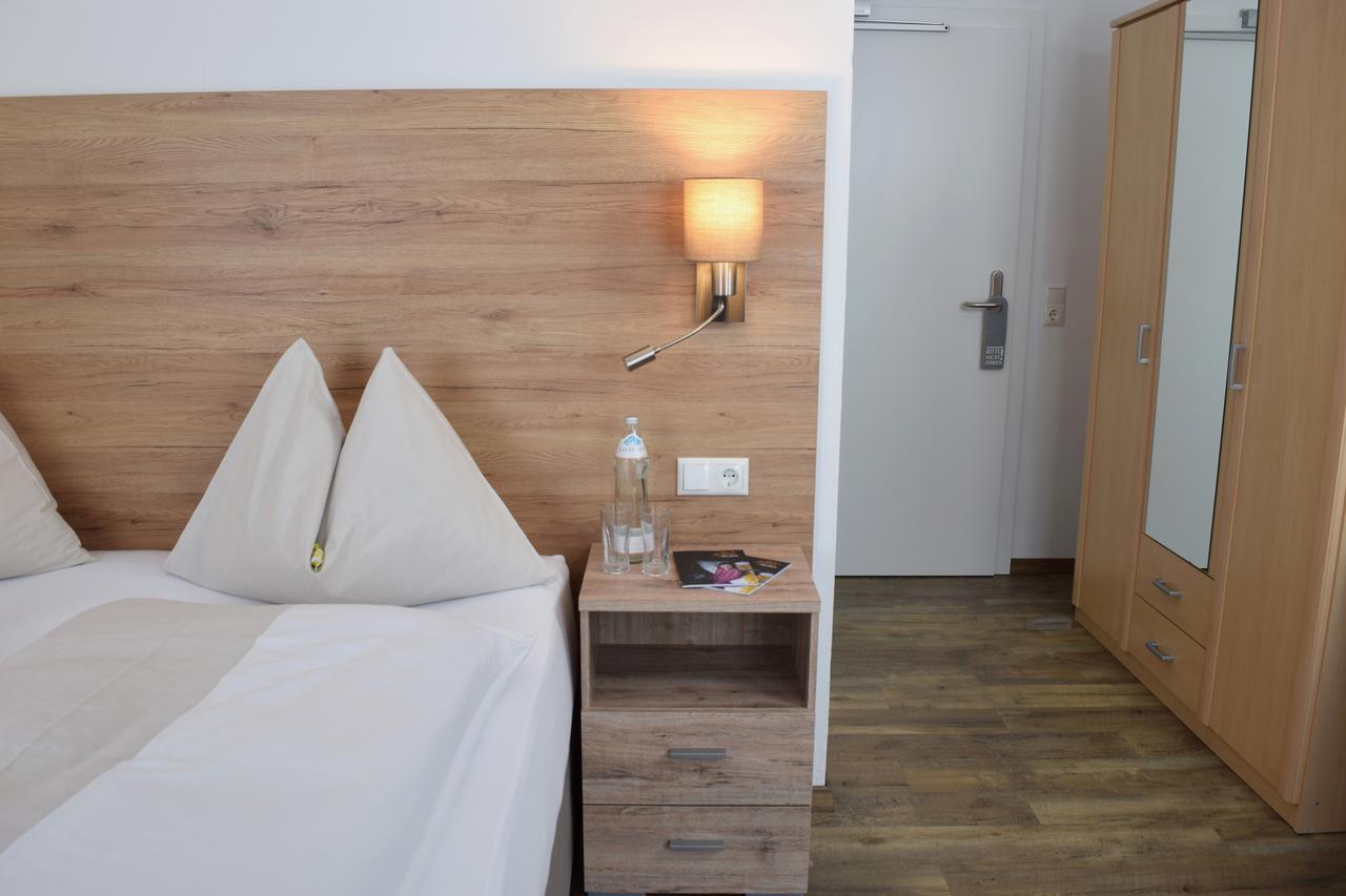 Hotel Kronenhirsch Rußbach am Paß Gschütt Zewnętrze zdjęcie