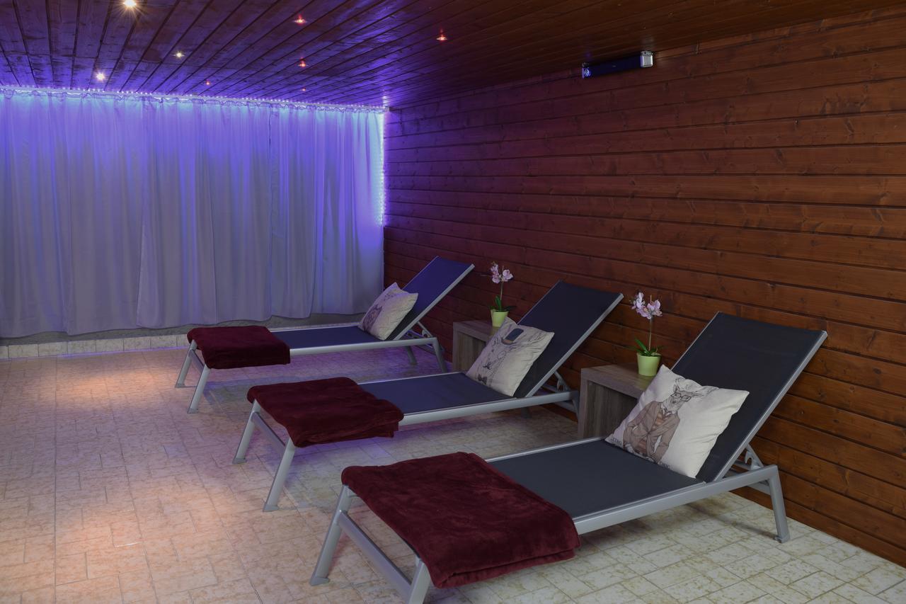 Hotel Kronenhirsch Rußbach am Paß Gschütt Zewnętrze zdjęcie
