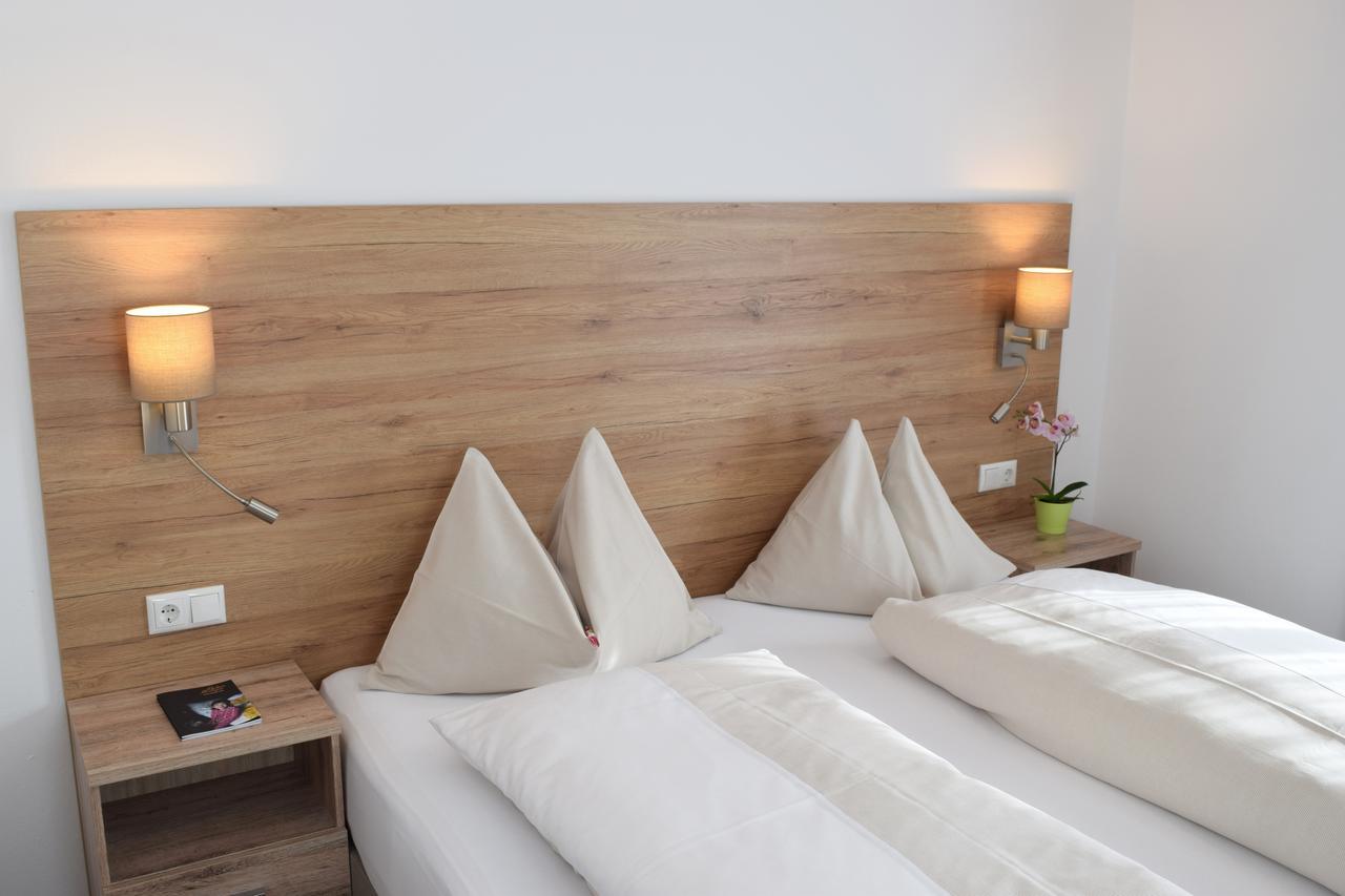 Hotel Kronenhirsch Rußbach am Paß Gschütt Zewnętrze zdjęcie