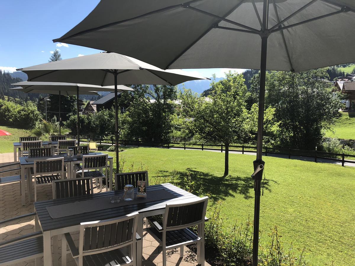 Hotel Kronenhirsch Rußbach am Paß Gschütt Zewnętrze zdjęcie