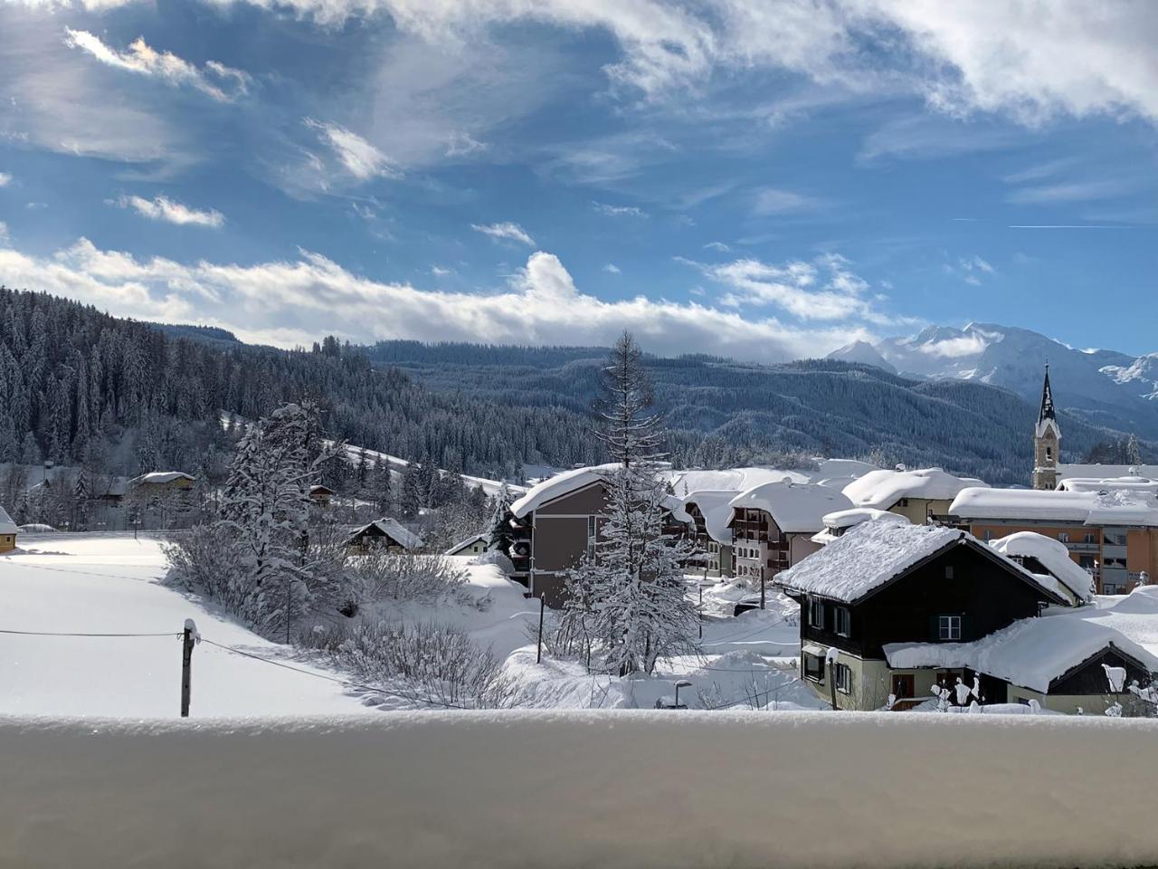 Hotel Kronenhirsch Rußbach am Paß Gschütt Zewnętrze zdjęcie