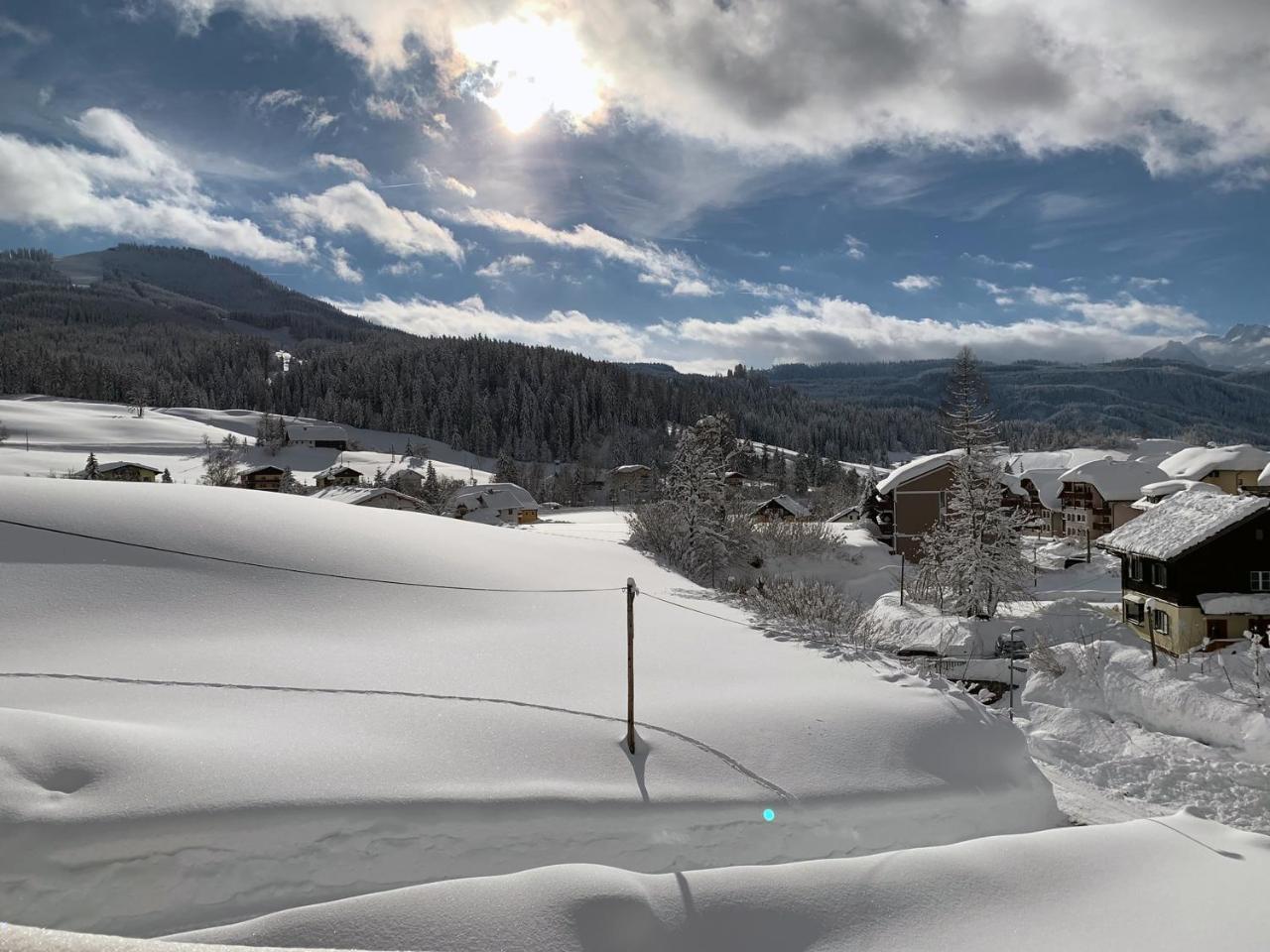 Hotel Kronenhirsch Rußbach am Paß Gschütt Zewnętrze zdjęcie