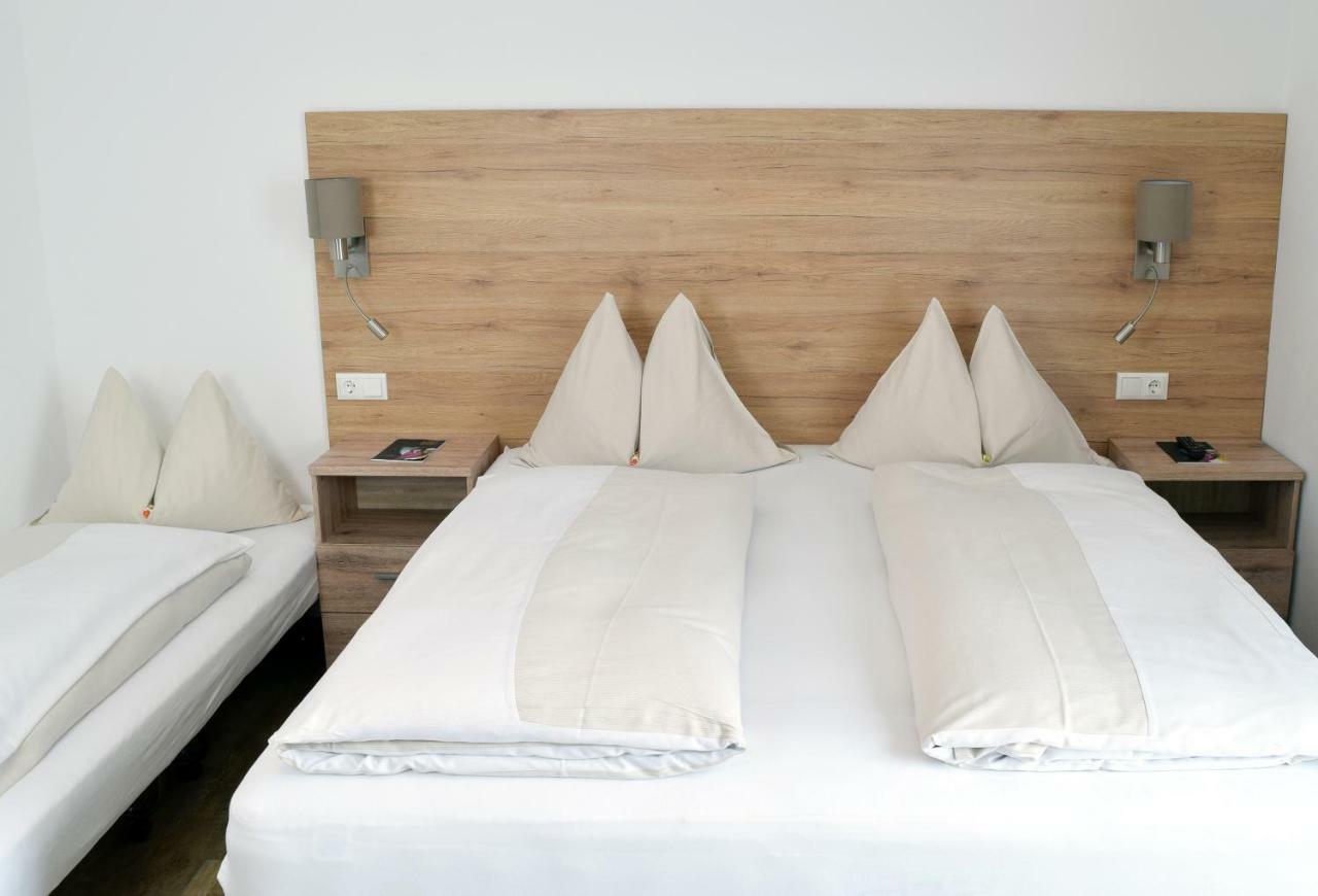 Hotel Kronenhirsch Rußbach am Paß Gschütt Zewnętrze zdjęcie